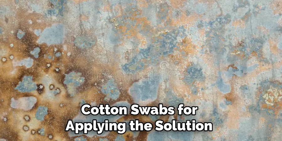 Cotton Swabs for Applying the Solution