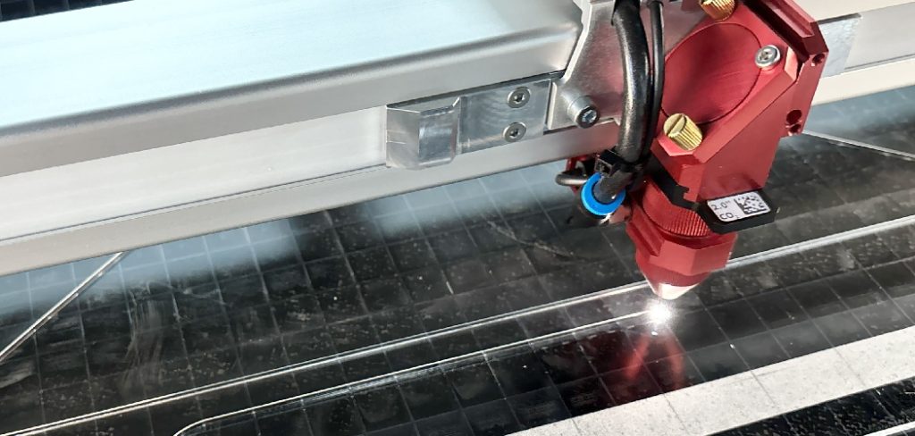 How to Cut Acrylic Sheeting